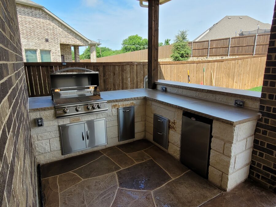 Custom outdoor kitchen built by Texas Patios Plus in south DFW